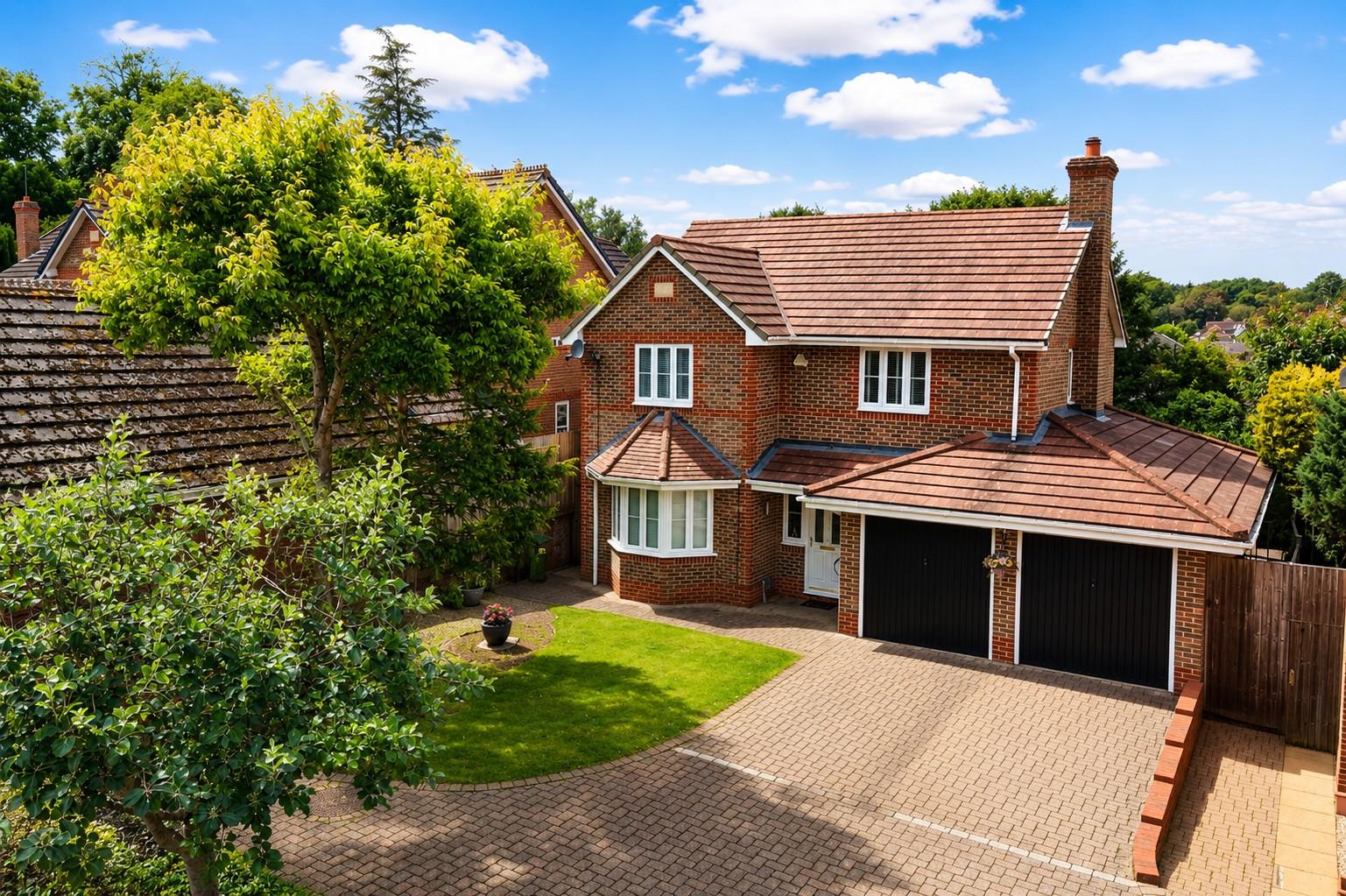 4 bed property in Roebuck Rise, Reading
